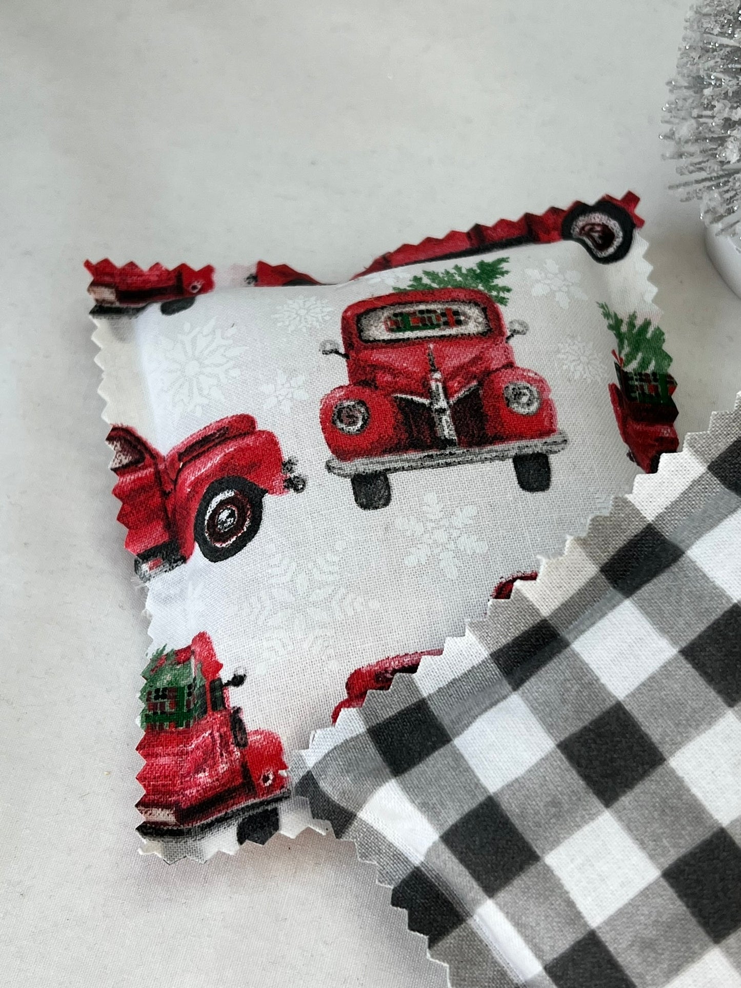 Set of 3 Christmas Mini Pillows