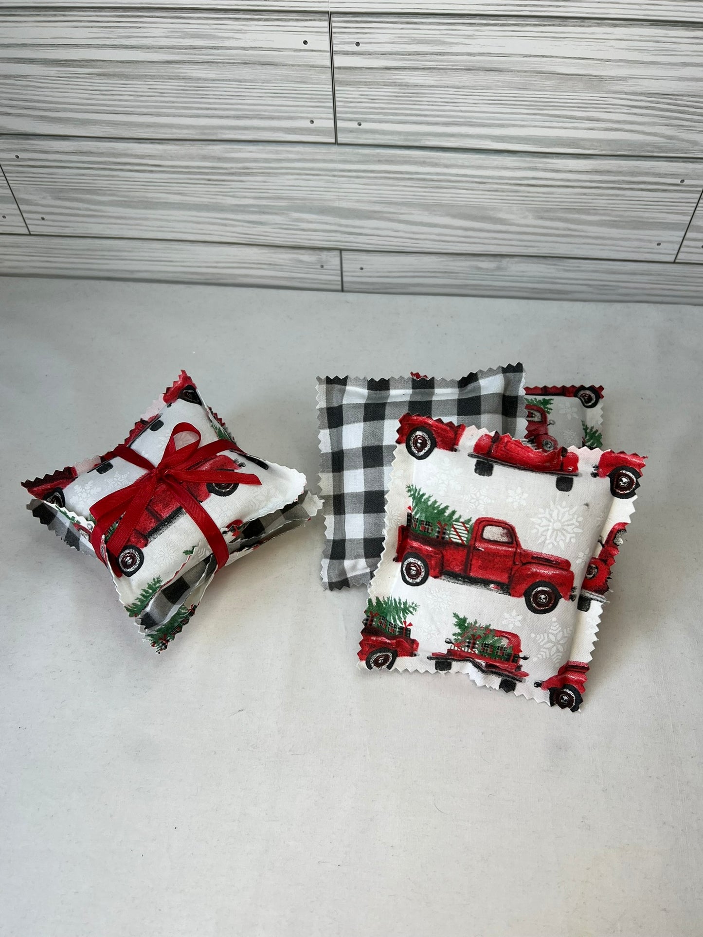 Set of 3 Christmas Mini Pillows
