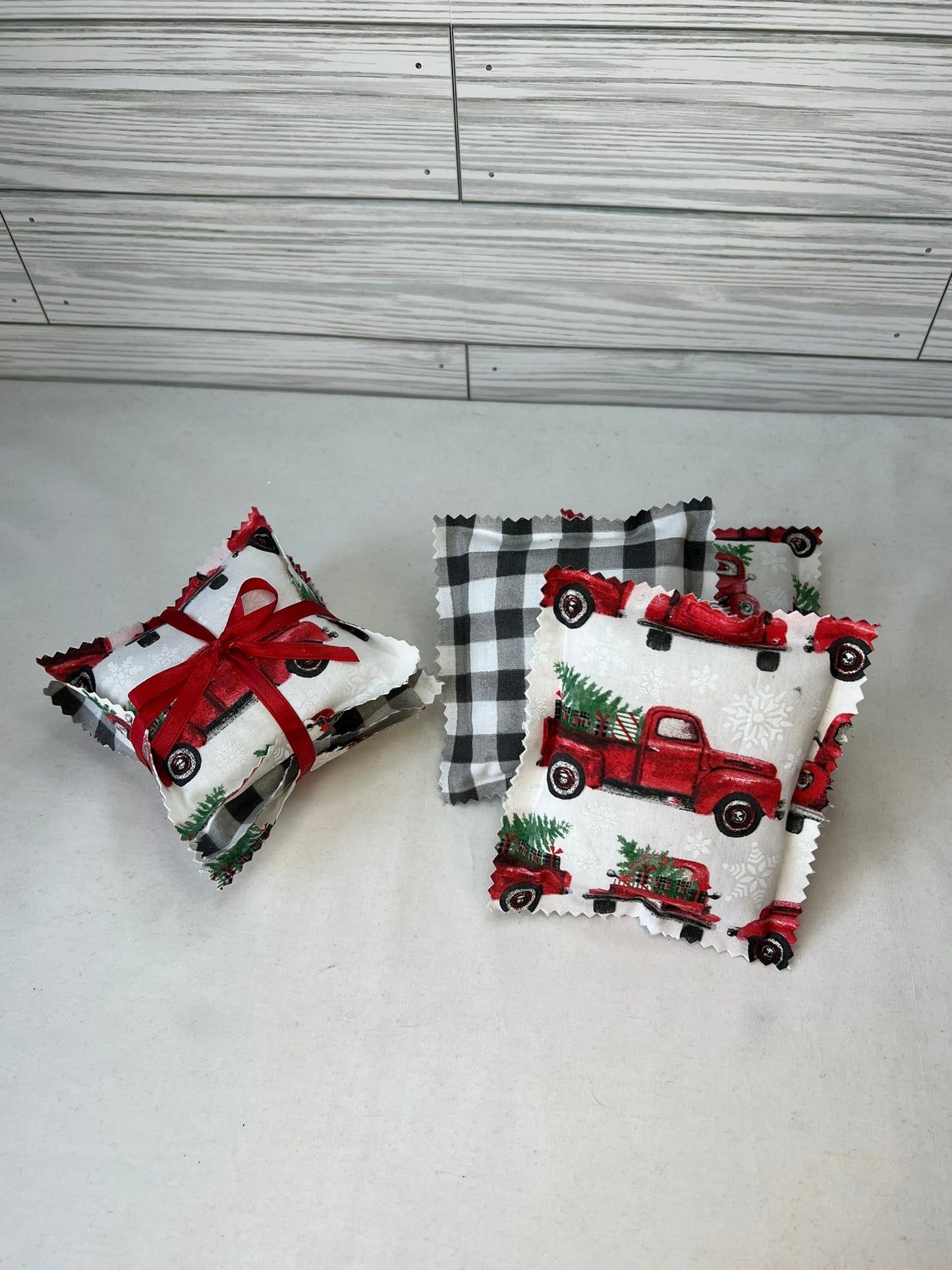 Set of 3 Christmas Mini Pillows