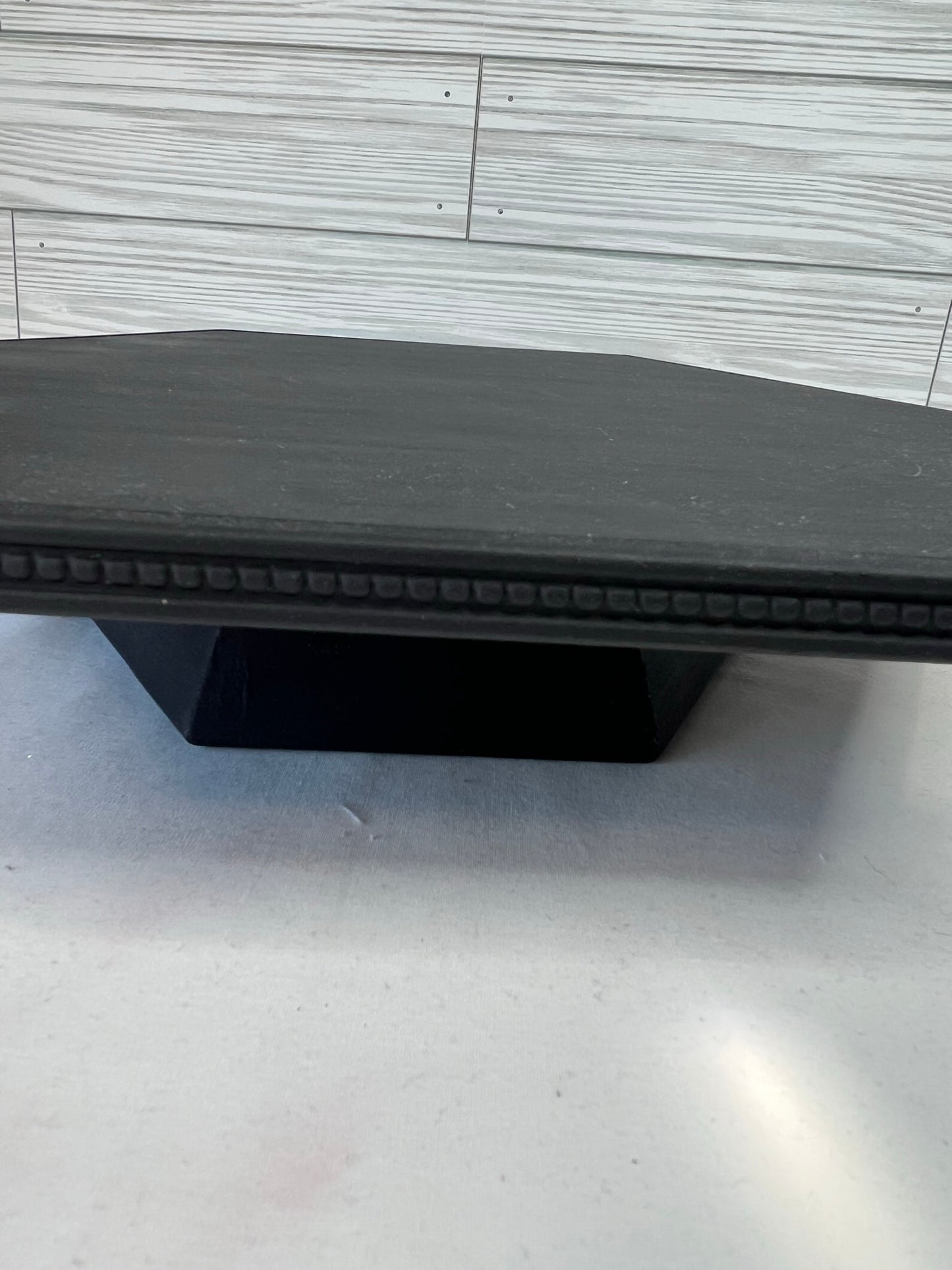 Black Pedestal Counter Riser