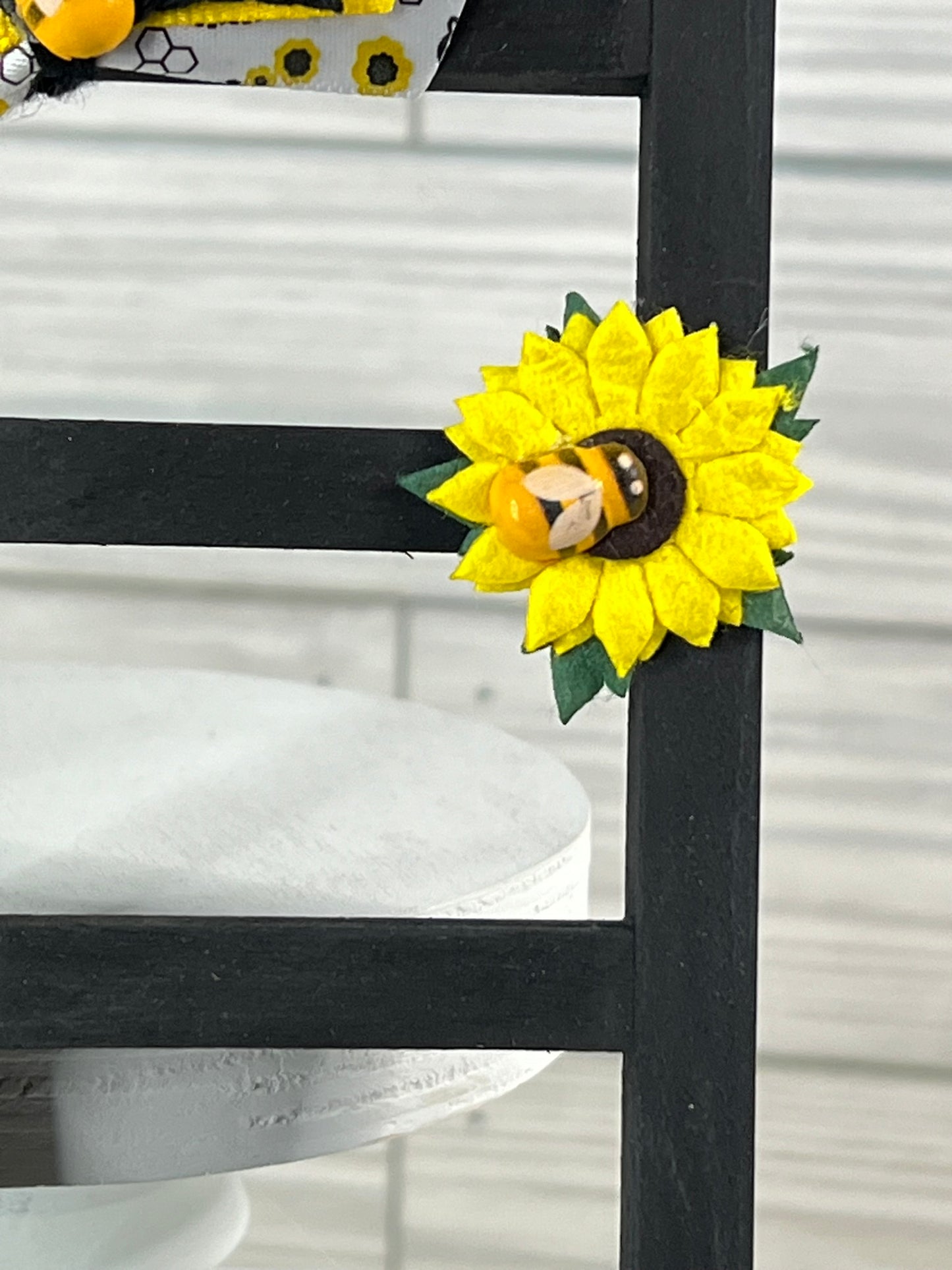 Bee Ladder