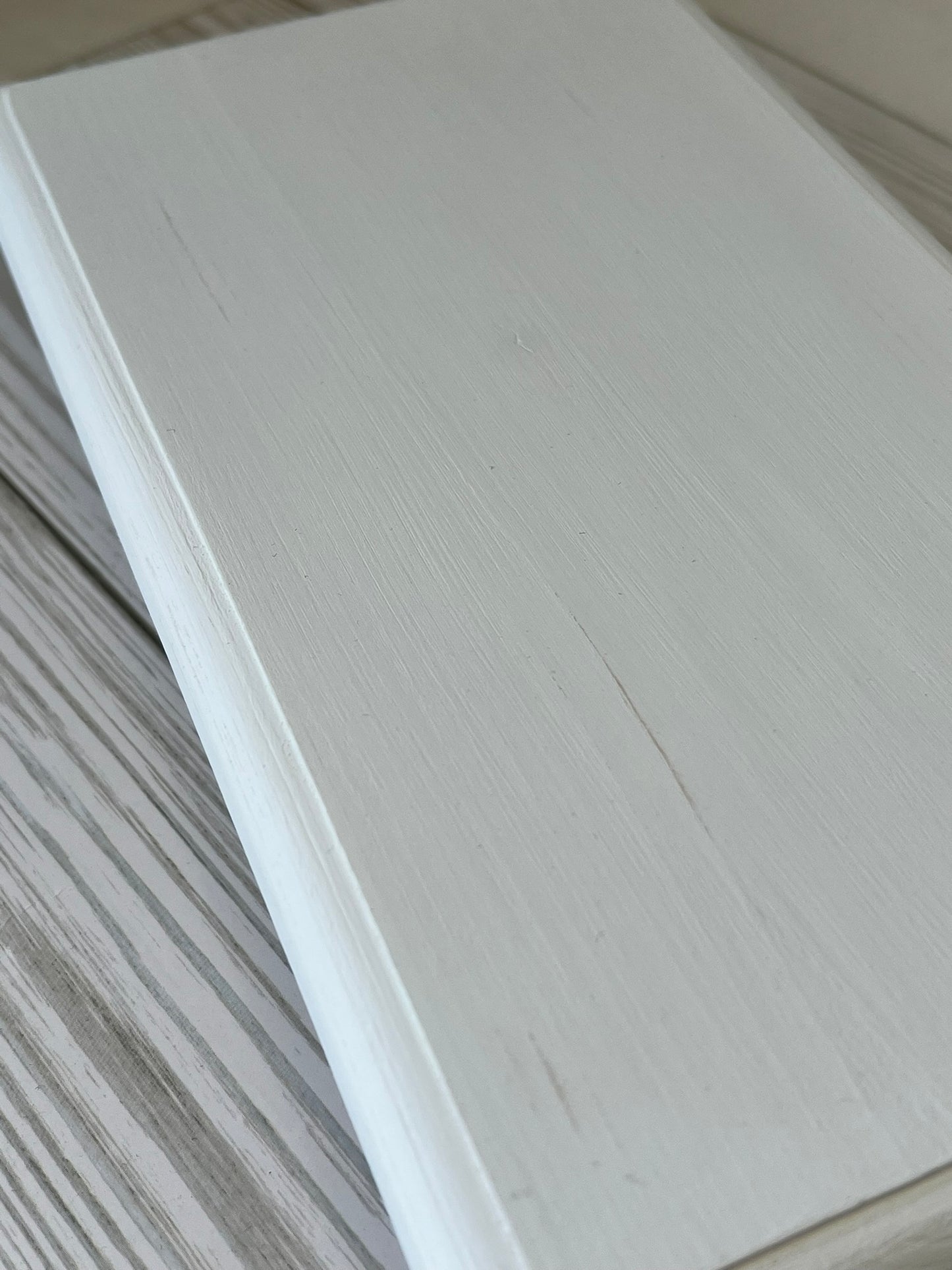 Black or White Distressed Single Tray