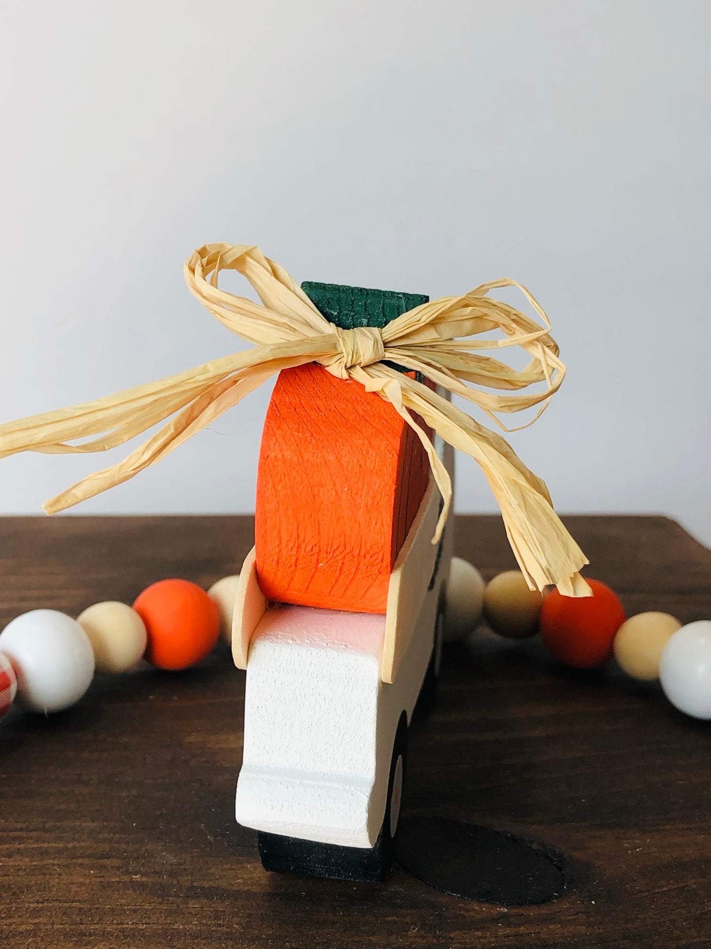 Mini Farmhouse Pumpkin Truck