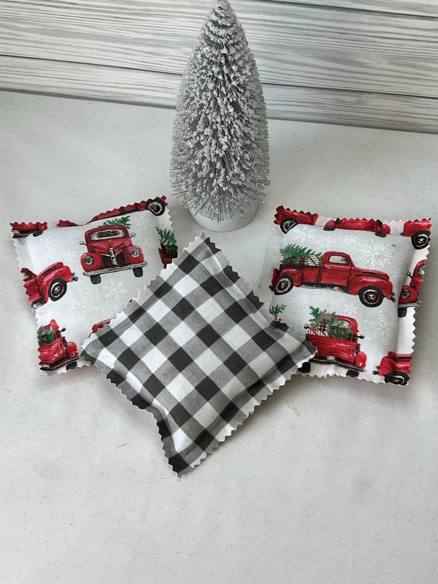 Set of 3 Christmas Mini Pillows