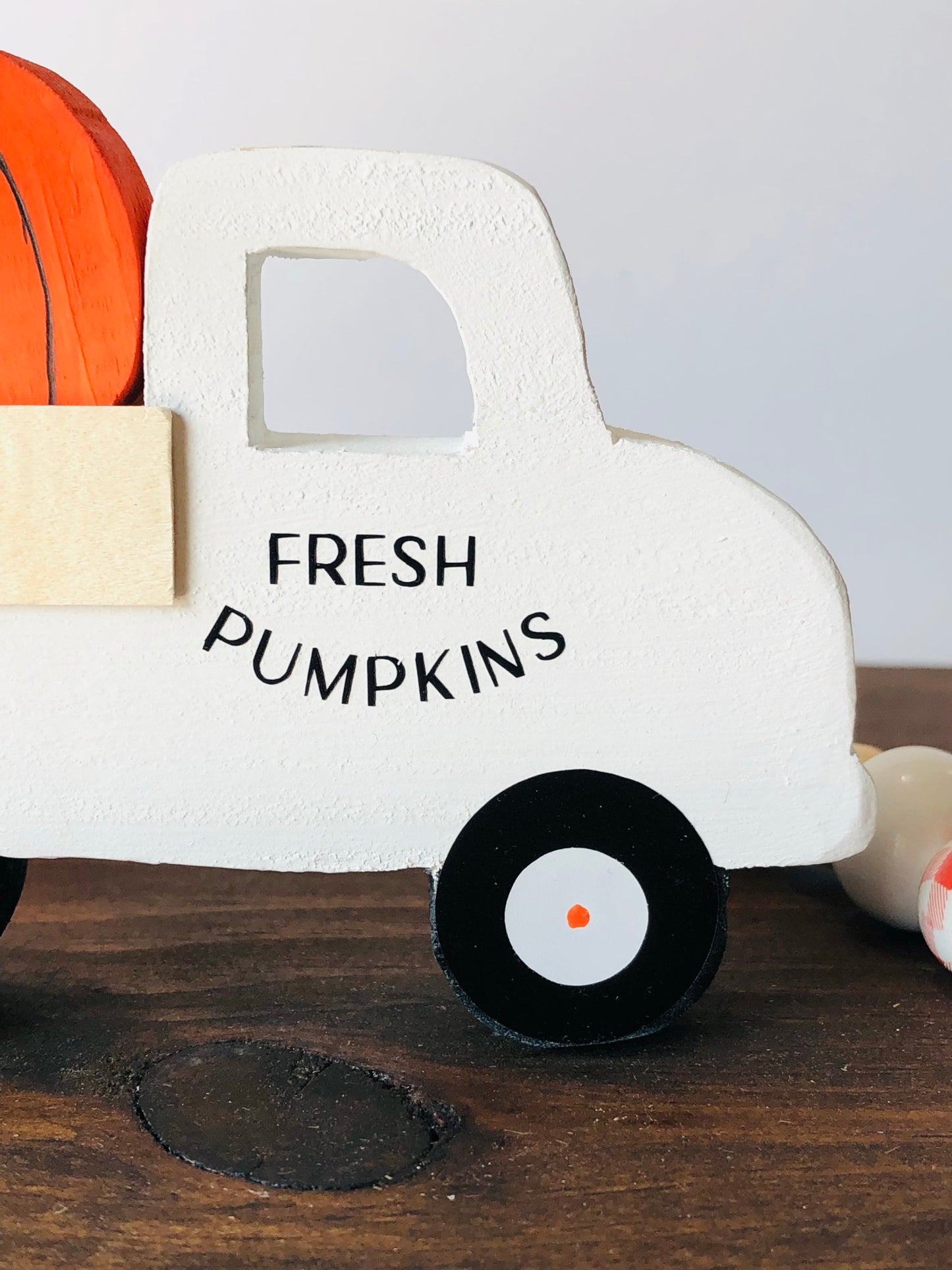 Mini Farmhouse Pumpkin Truck