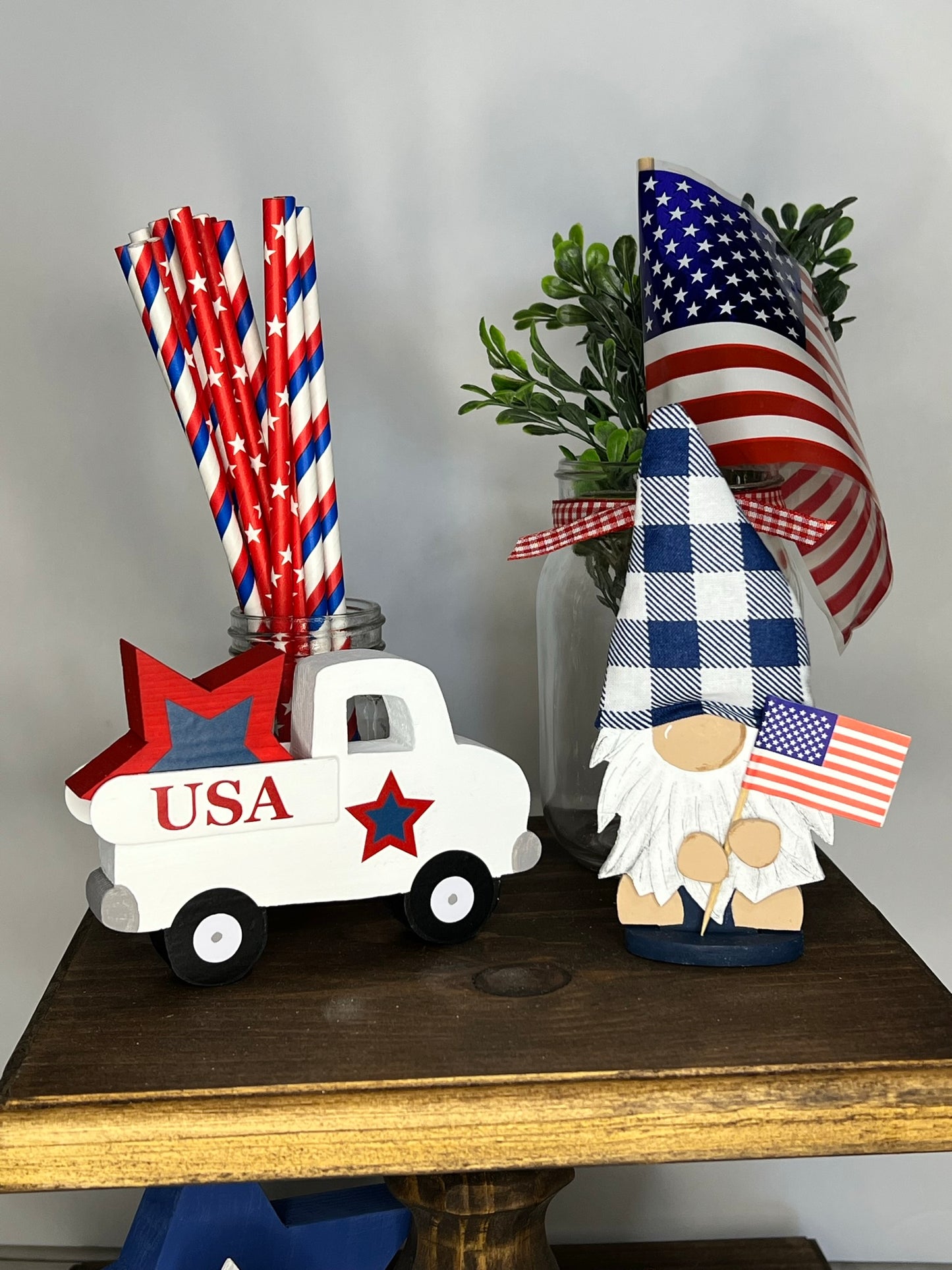 Mini USA truck