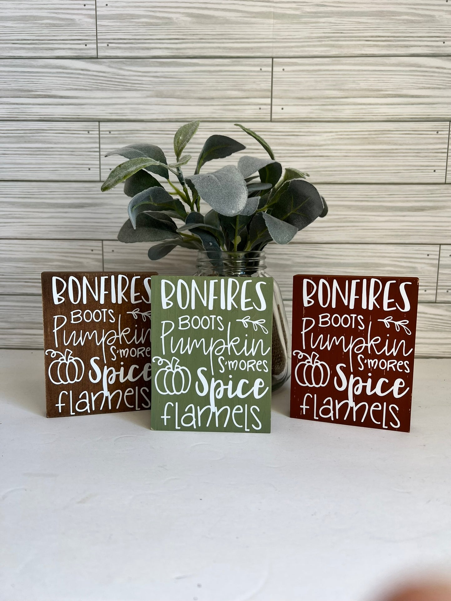 Fall Favorites Word Sign